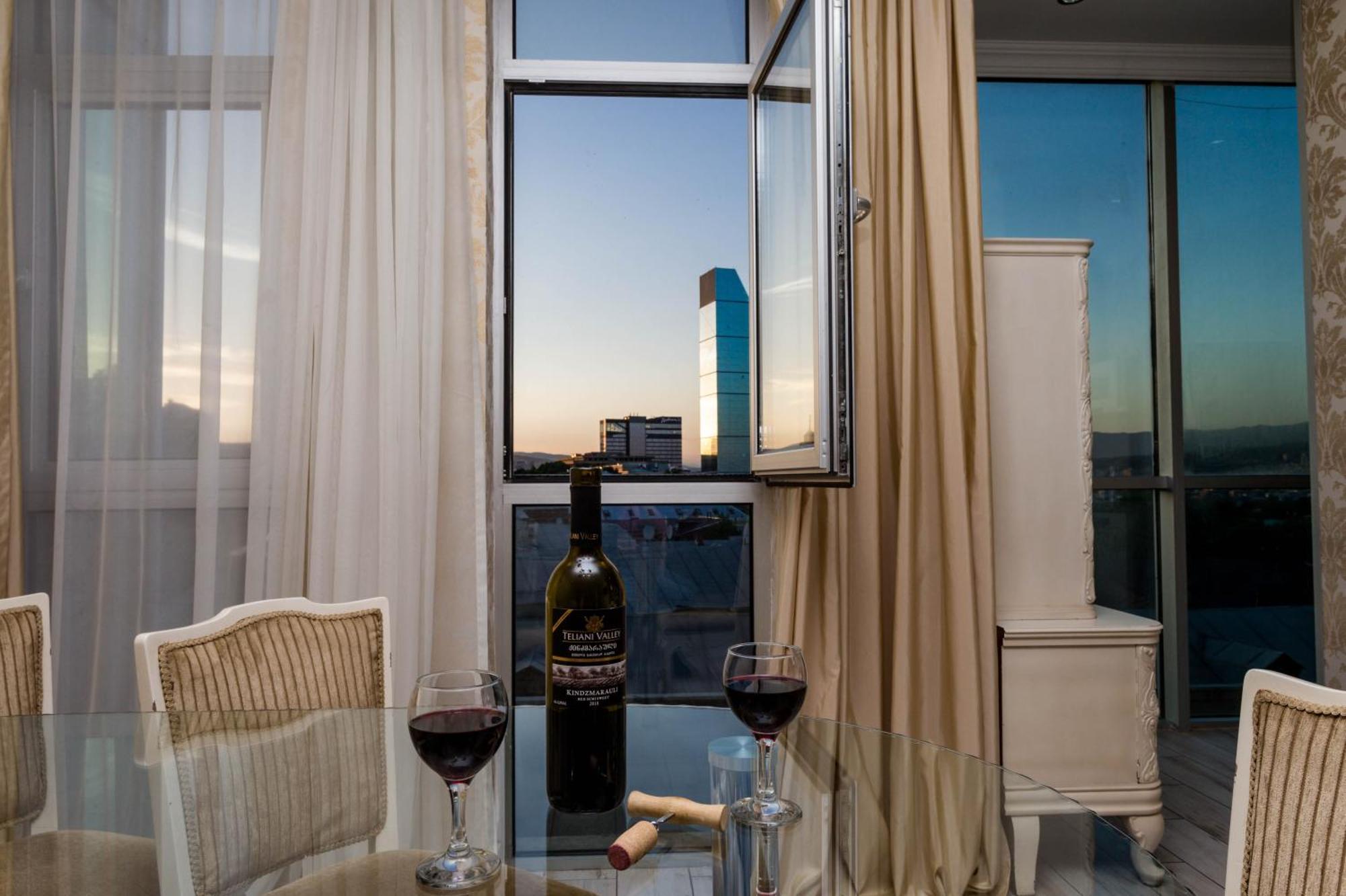 Apartment In The City Of Tbilisi Buitenkant foto